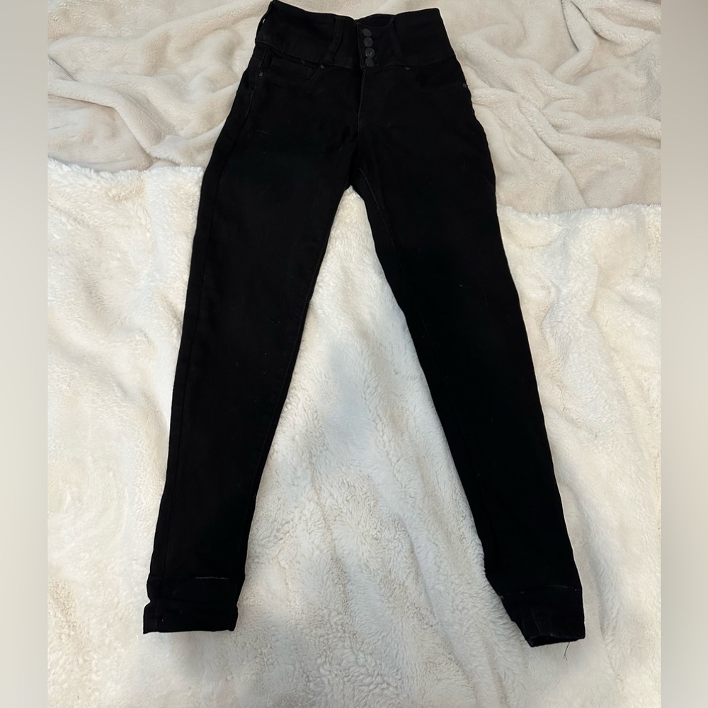 Really cute blue savvy black jeans, perfect condition, hardly worn, size 5/27.